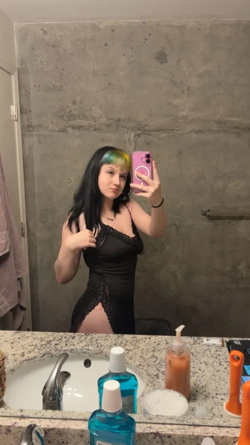 my hair's not the only thing that's colorful :333