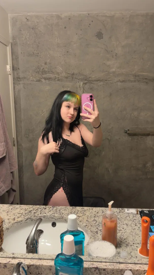 my hair's not the only thing that's colorful :333