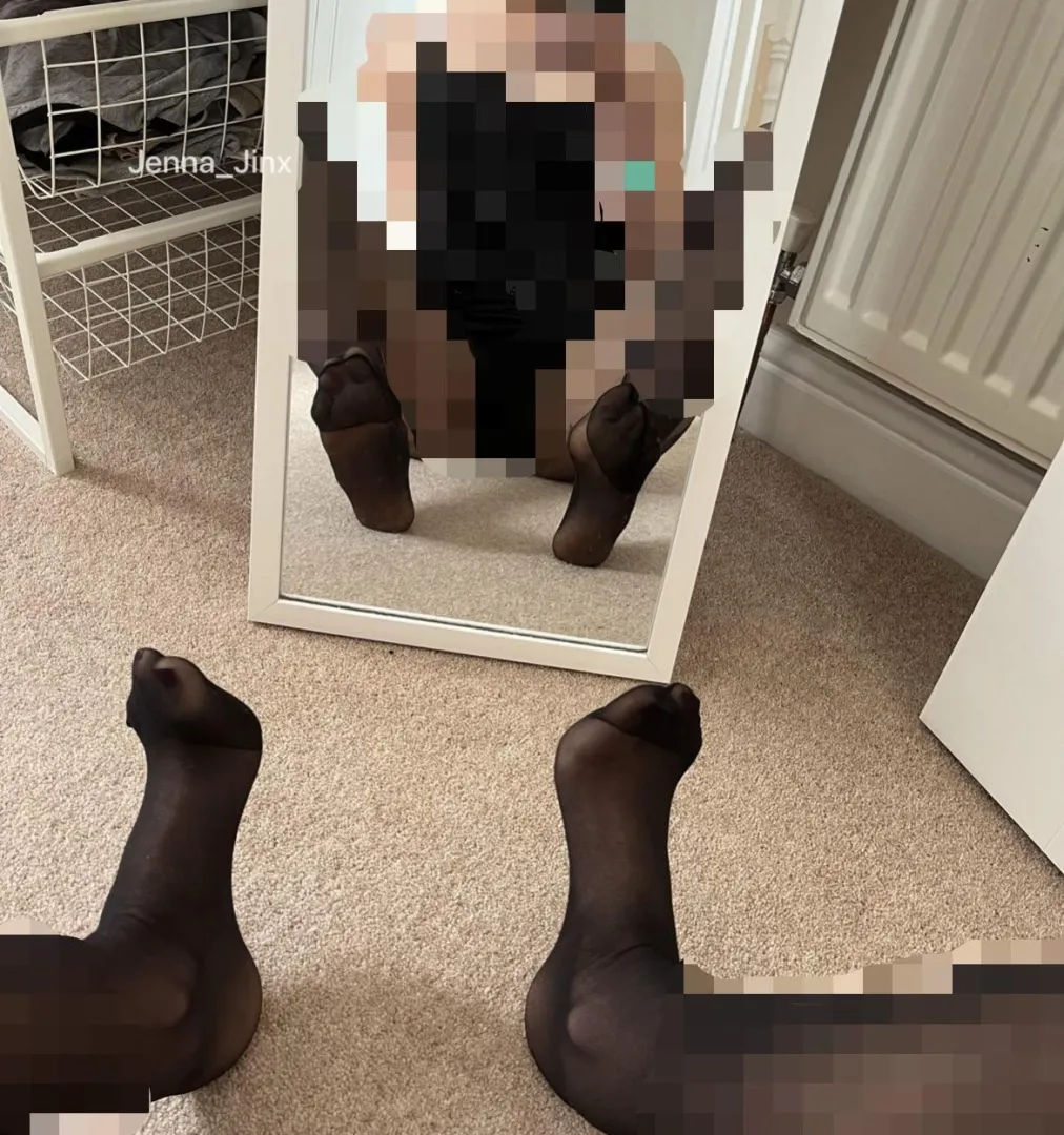 My little feet in tights drives the betas wild