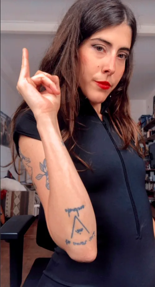 my little finger makes your dicklett so hard haha and now its looks even more pathetic !!!