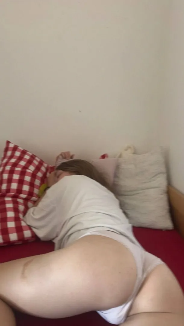 my panties just love my pussy lips so much i guess