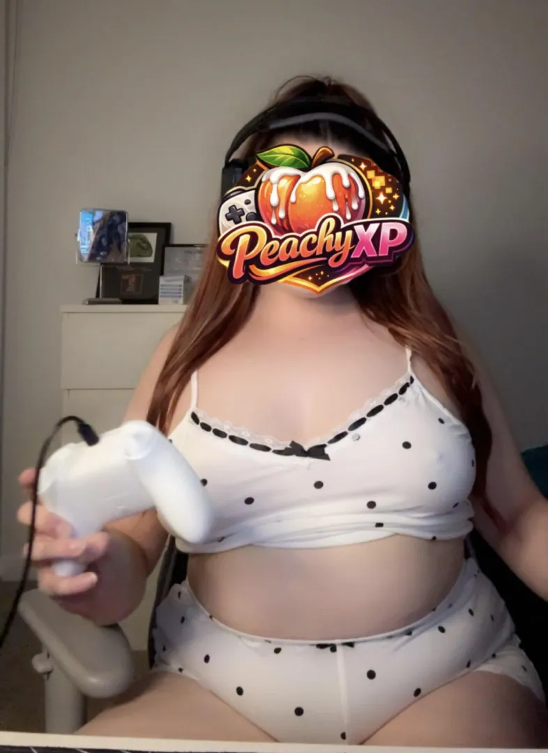 My thighs fit perfectly in this chair 