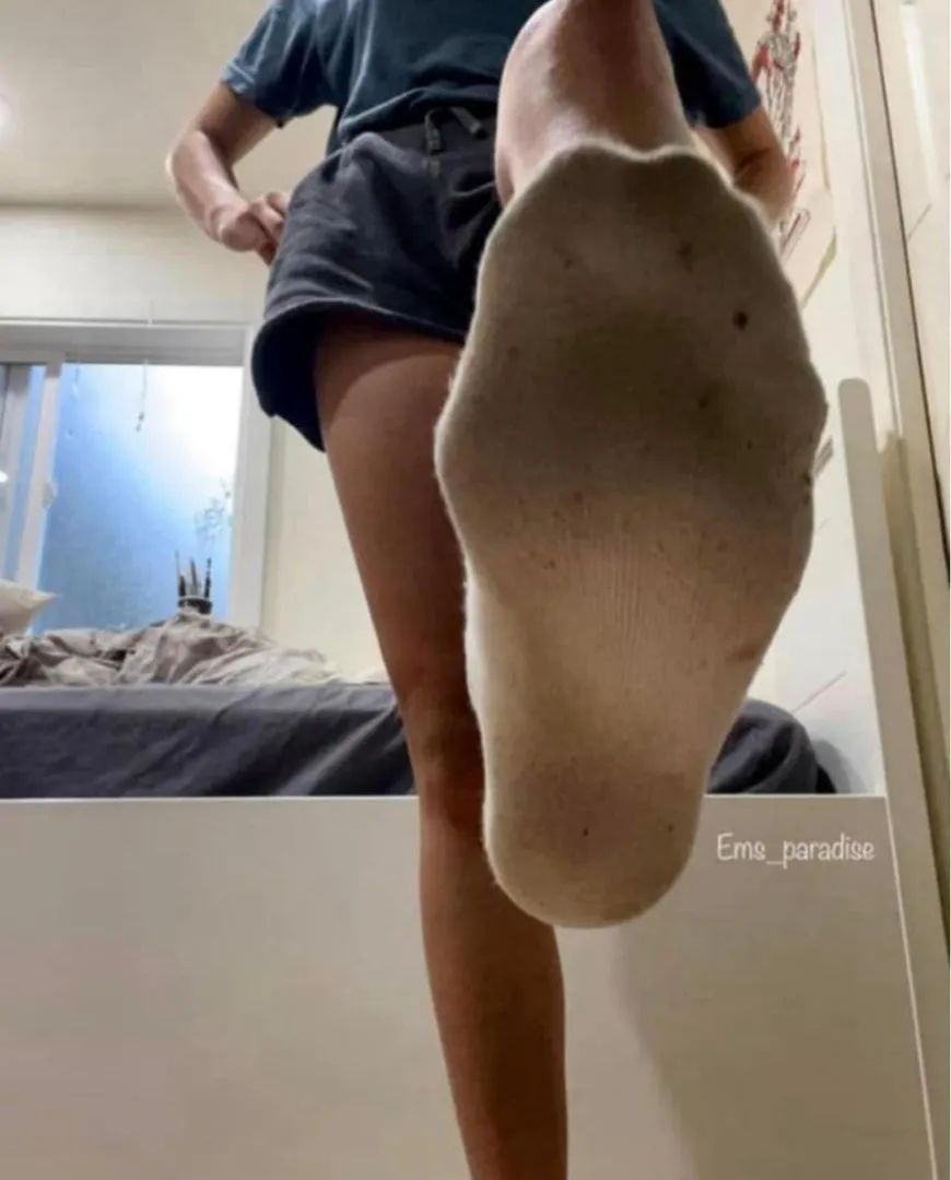 Name one dirty thing you’d do if you found my post workout marathon training socks. ‍♀️