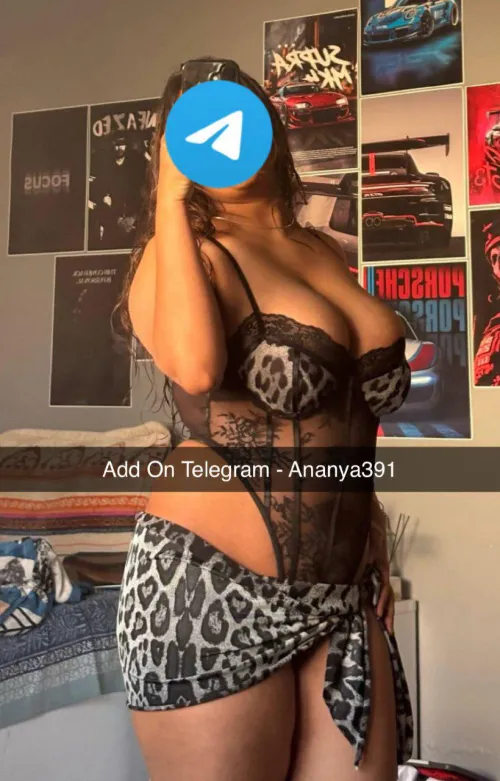 Naughty & curvy 22(F) want fun now?