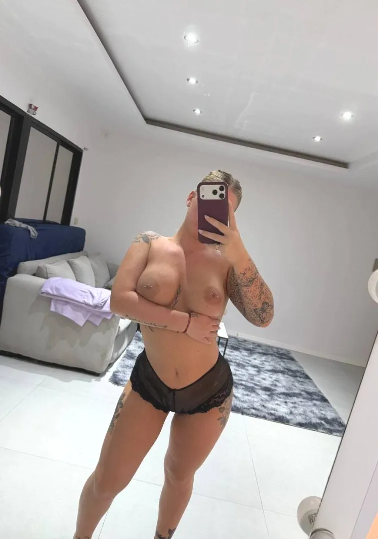 naughty hotwife here... are you ready for a secret hookup?