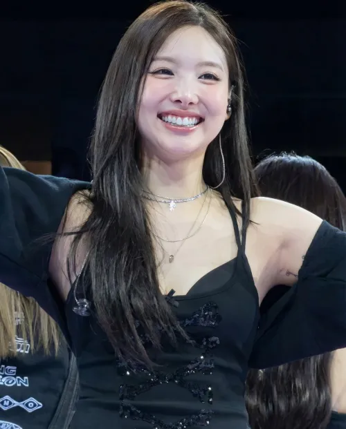 Nayeon (TWICE)