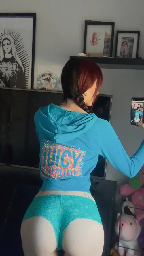 Need a host tn, kinda horny + sipping lmao - chat on lnsta: ,.lunarumes.'