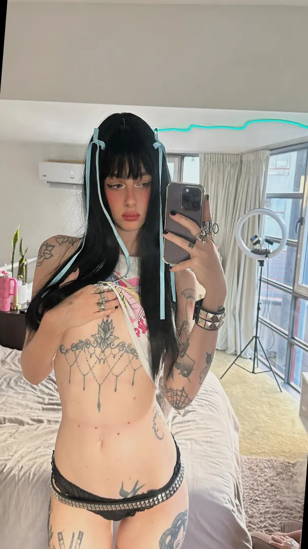 Need a host today but also don’t waste my time go lg for real chat: lunaromes