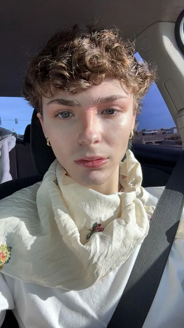 need a straight man to paint the back of my throat