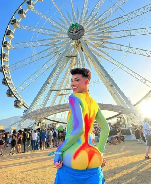 Need his fat ass bouncing on my bbc