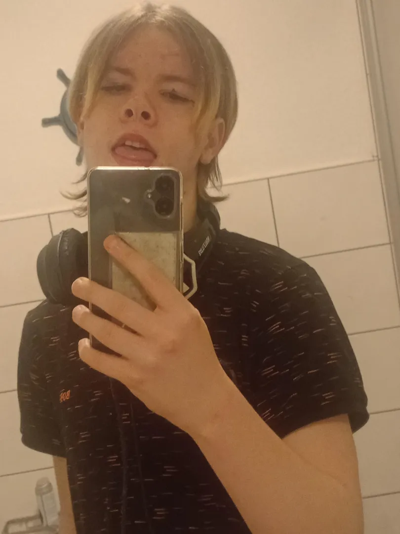 Neue Sissy aus NRW sucht Master oder Mistress