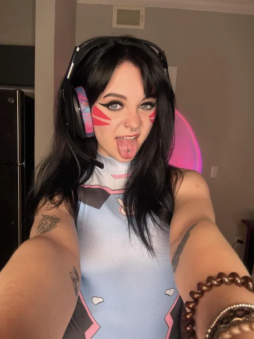 new dva cosplay 