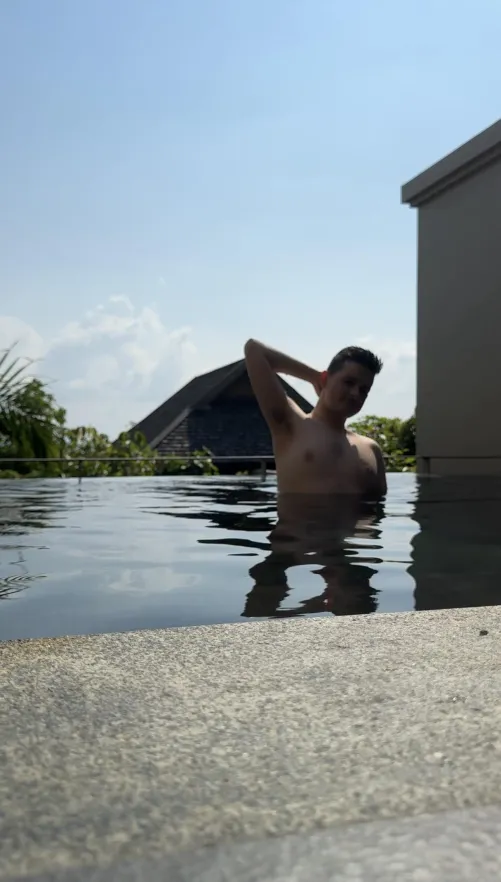 New to nudism, 27 from Australia