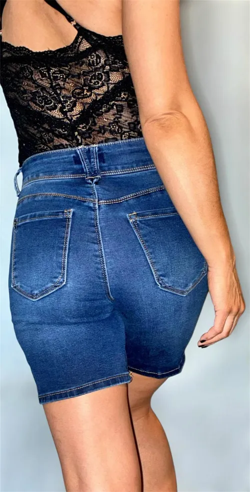 Nice jean shorts shot