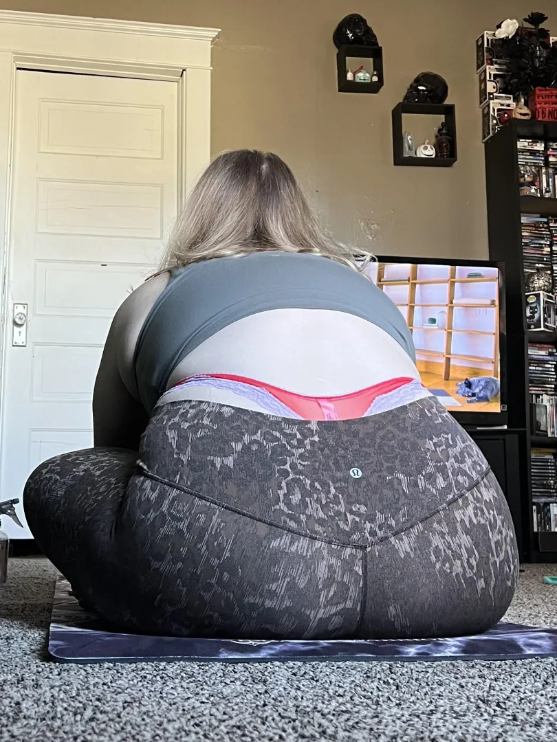 Nice little yoga class surprise