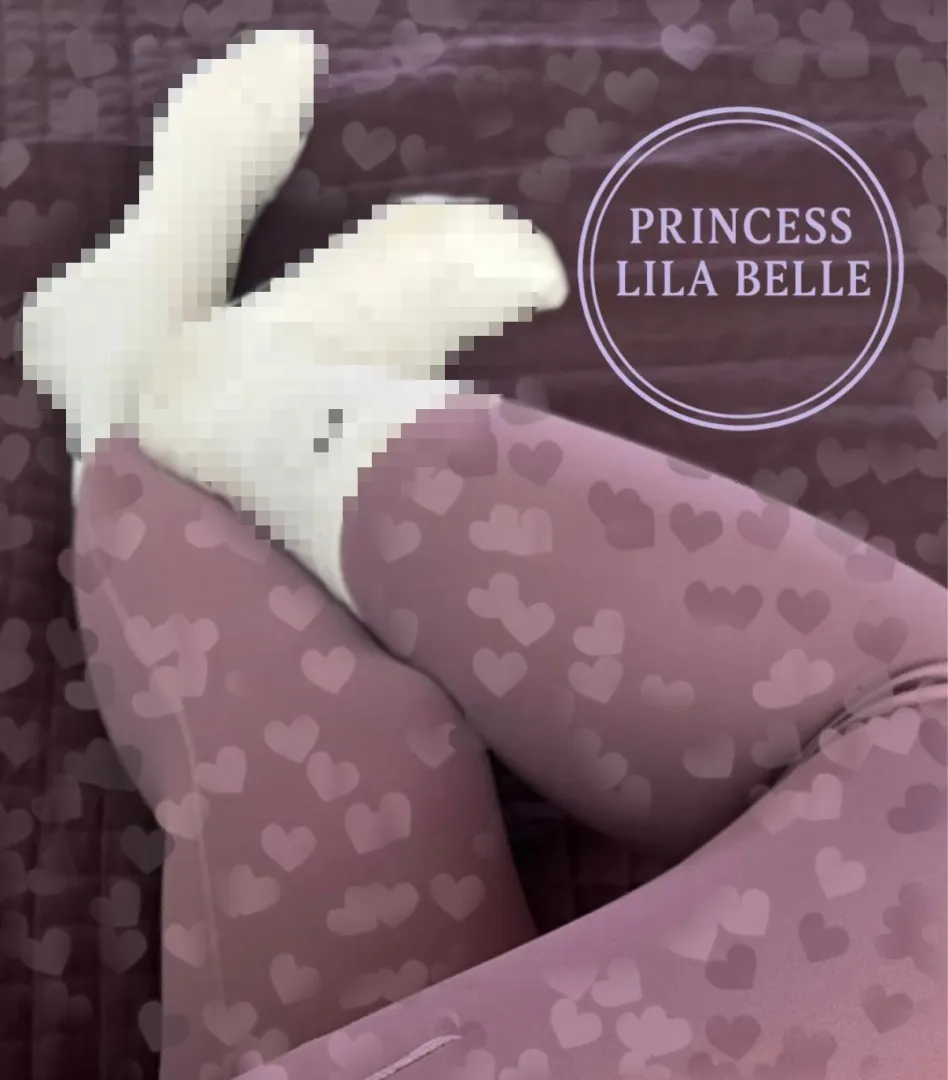 Nope losers like you don’t get to see my socks. 🤭👑