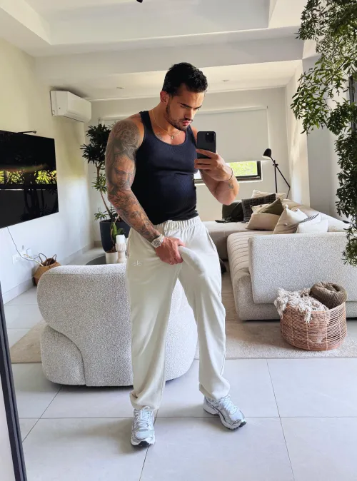 Not a thirst trap. Just… mildly dehydrated.