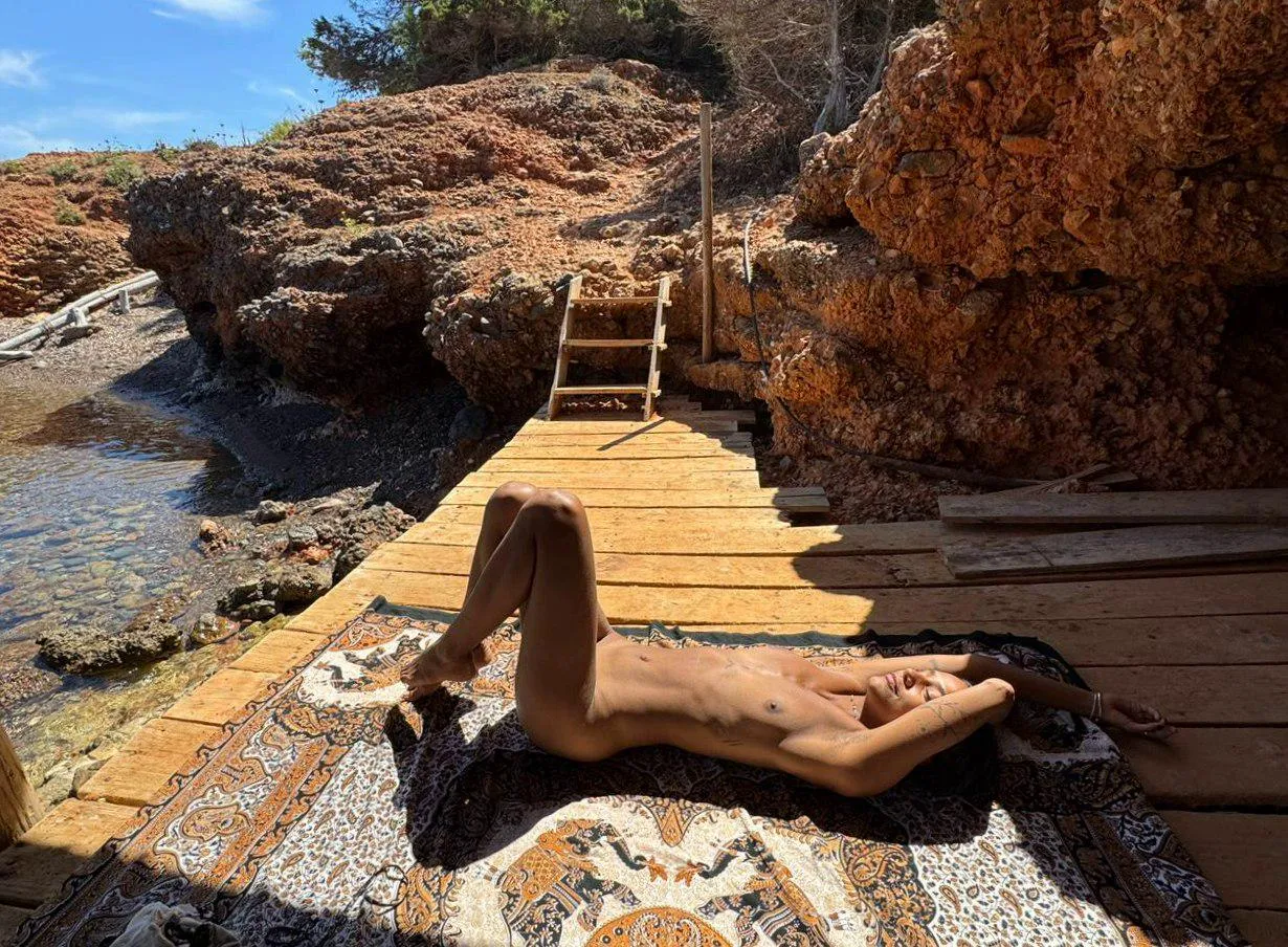 Not afraid to be naked, not sorry for the view