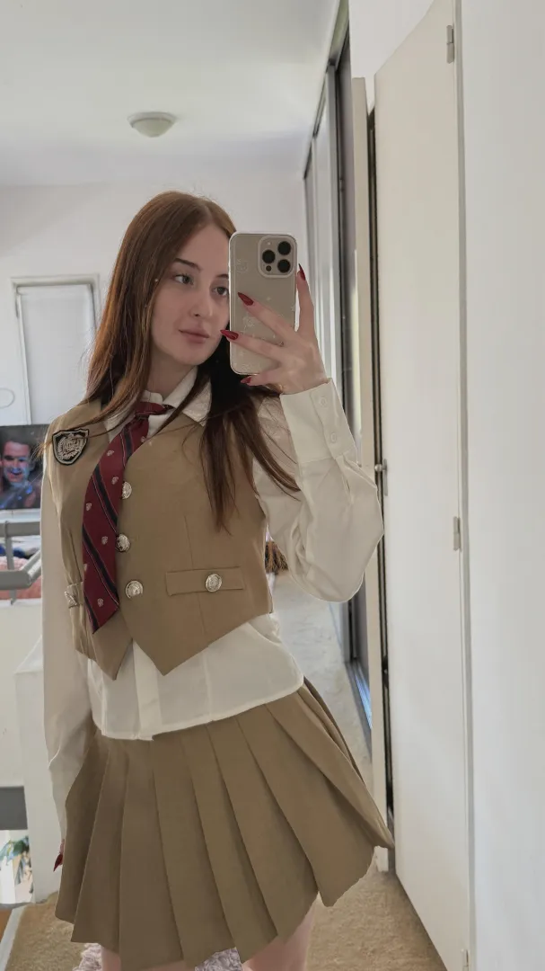 Not traveling far, local link-ups only talk on TeIegrem: .`mariablossom,.