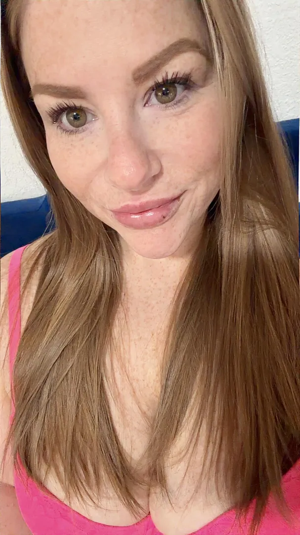 [Offer] Ginger MILF who loves being naughty with a twist. I have Scat, Pee, Panties, Fart videos, poo videos, hair, pussy hair, foot dust, GFE and so much more. Come to the ginger side and let me spice up your fetish desires. Tele - SexyGingerGoddess