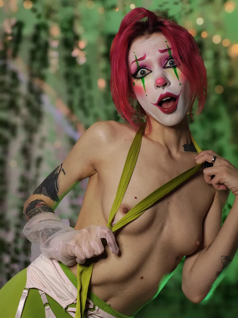 OMG. That joke made you feel hard. I should tell u some private jokes 