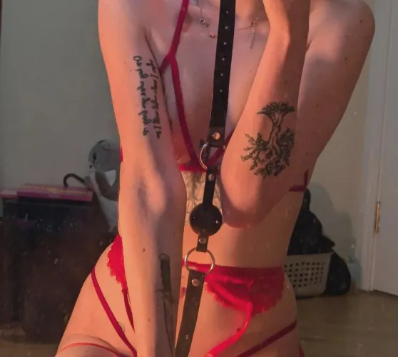 On the search for the most pathetic whore on reddit. I know it's you ... Give in