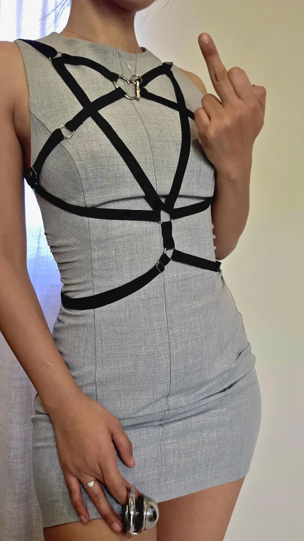 One simple gesture from a confident woman is enough to remind you how insignificant your opinions are.