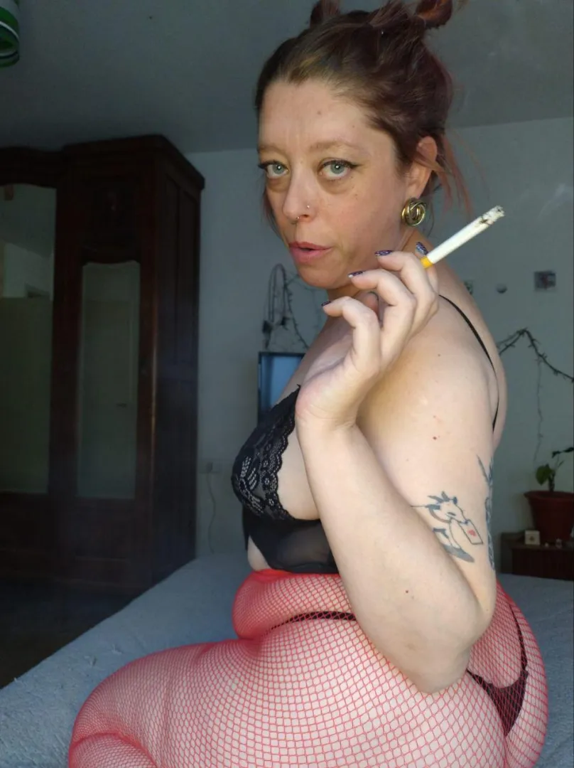Online services and digital content - Chubby Kinky Mommy 
