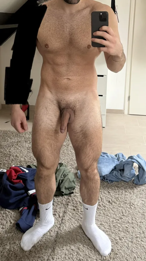 Only downside of having big legs: your dick will look small