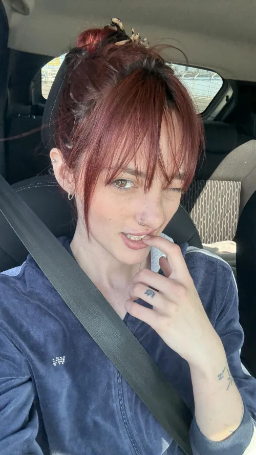 Only looking 4 local fun, no long chats - lnstrgm: Lunabowtie