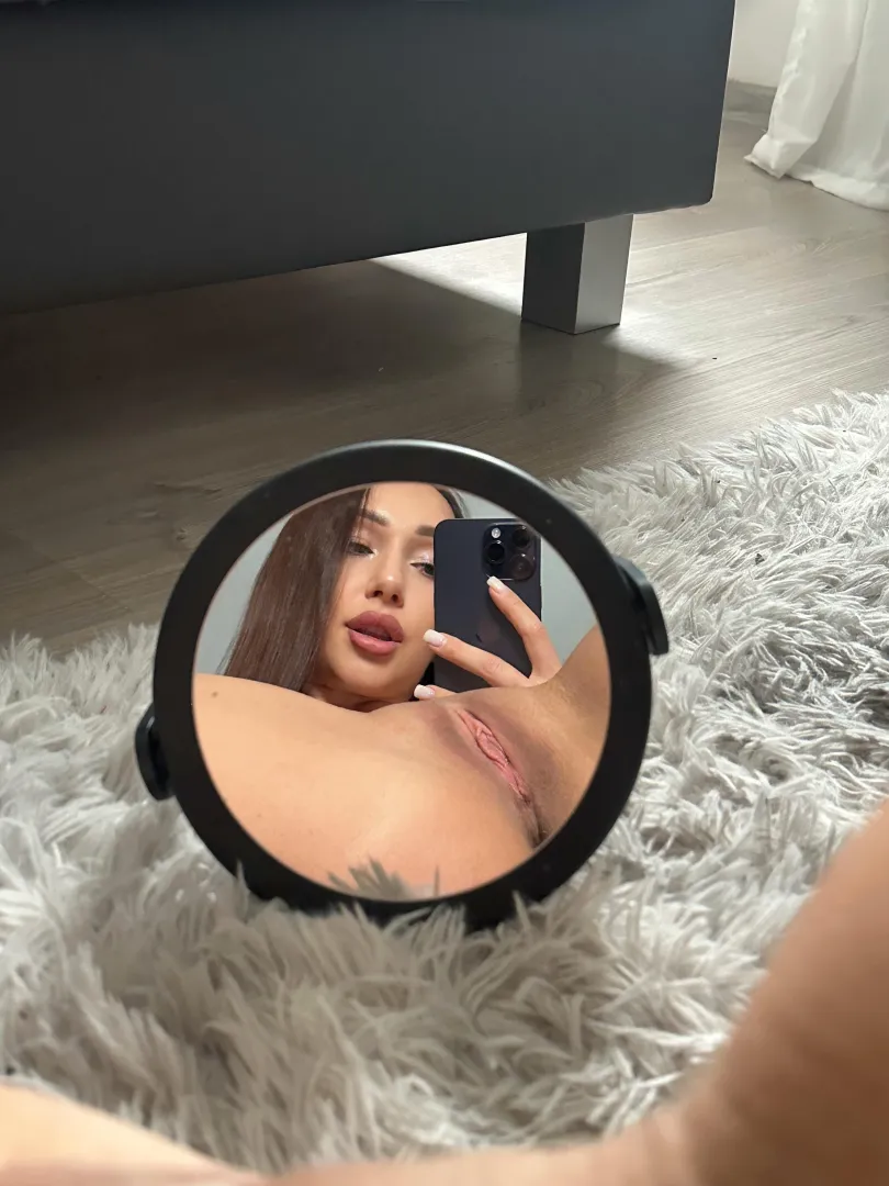 only one rule, you gotta fuck me raw. how strong is your pullout game?