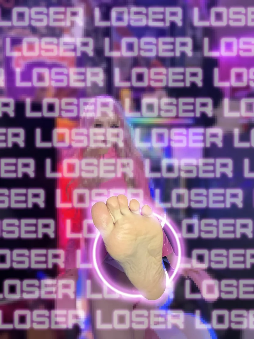 only worthless losers leak over feet