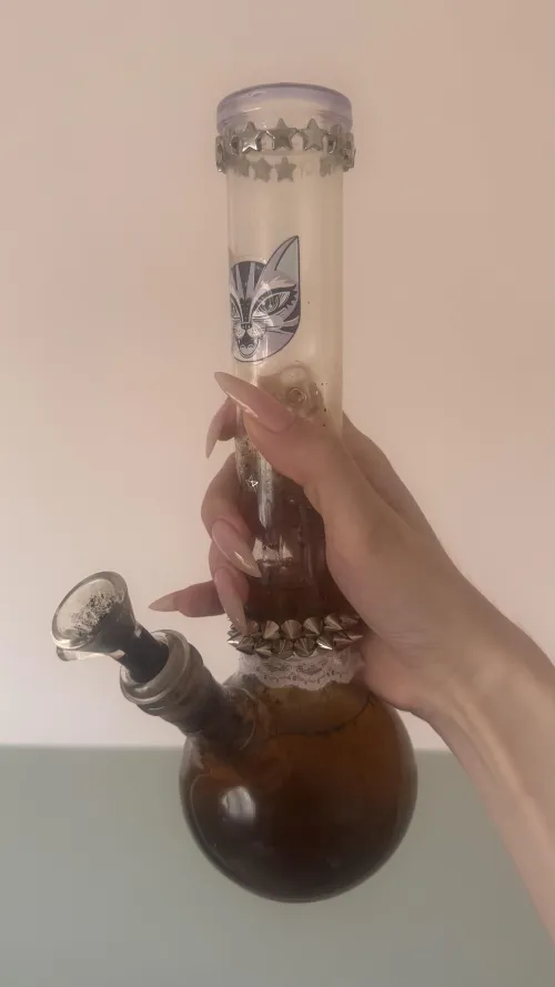 onsinha convida-te para beber a agua do bong.. aceitas??