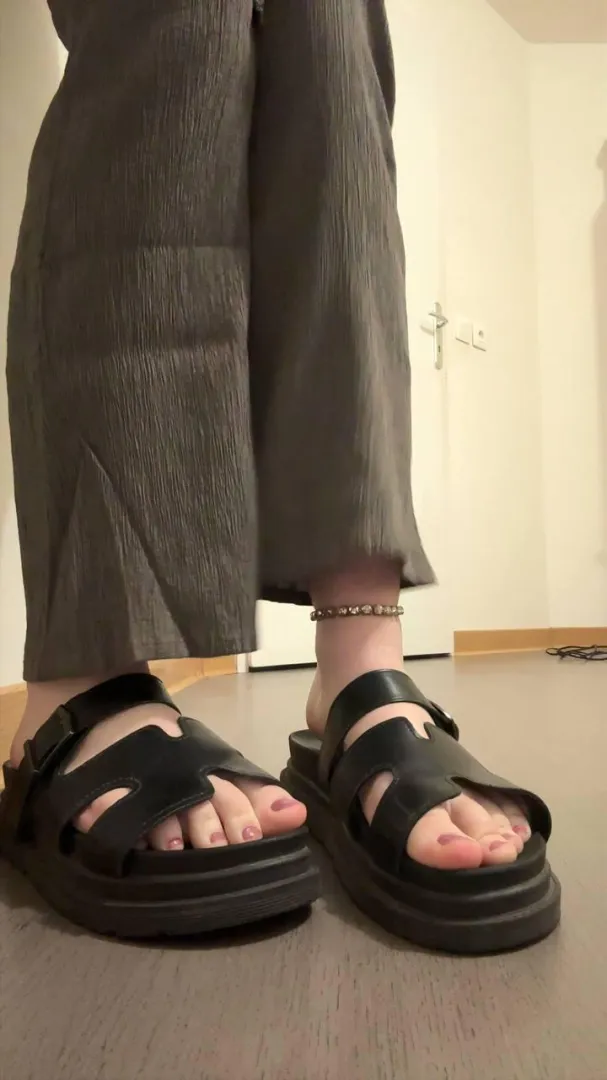Open sandals 