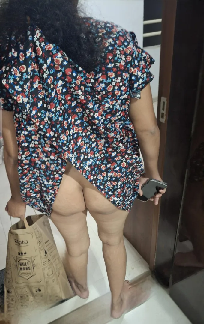 Out for delivery puck up without panty