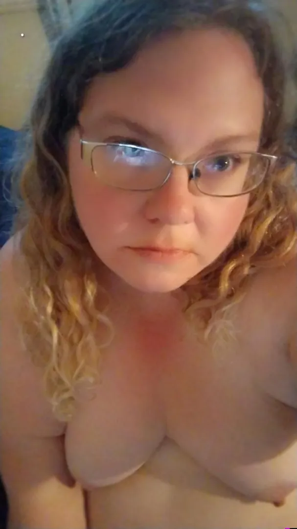 Pale bbw milf with curves in all the right places