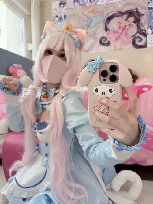 Paw massage means this kitty needs attention now