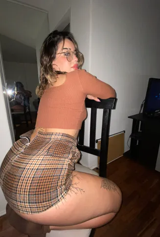 perching and ready for a load ;3