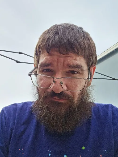 Phoenix 32 male looking for a monogamous relationship hairy and uncut and hung.