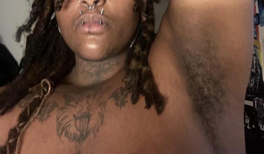 pits & fangs. fresh after a workout. I haven’t worn deodorant since 2018