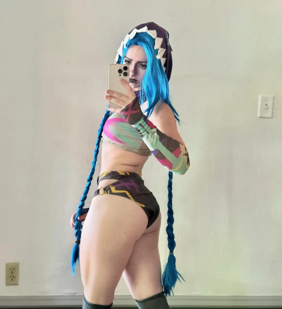 Plumcry as Jinx (League of Legends)