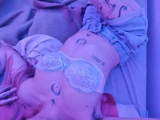 Plz explore this sluttie body