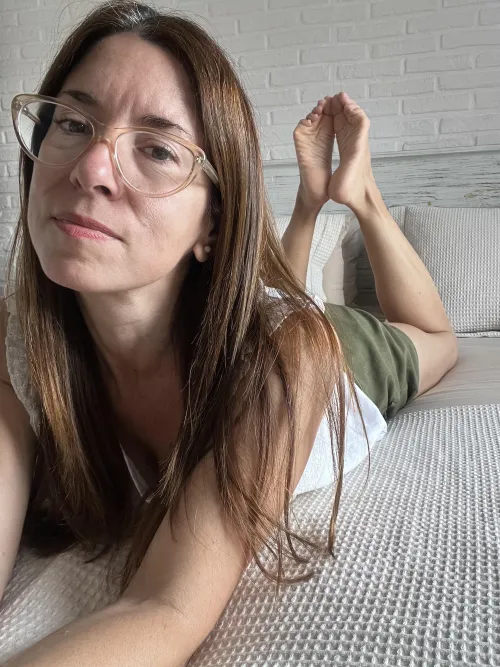 Pointed toes in the pose