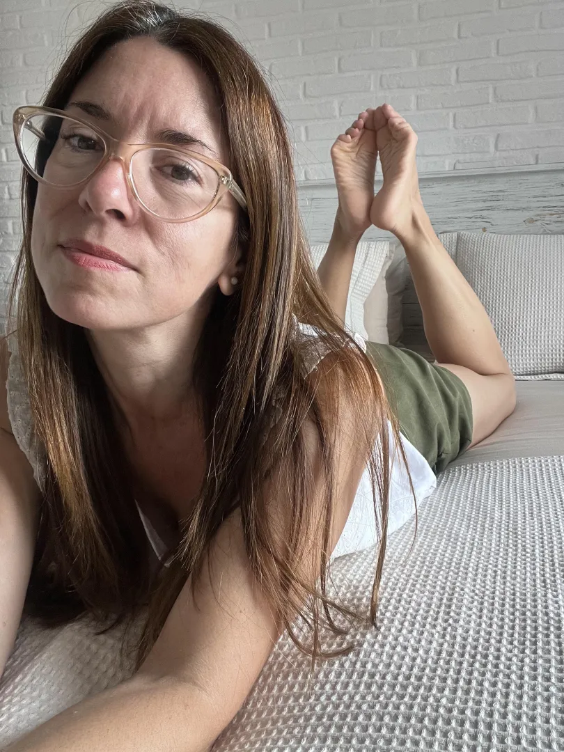 Pointed toes in the pose