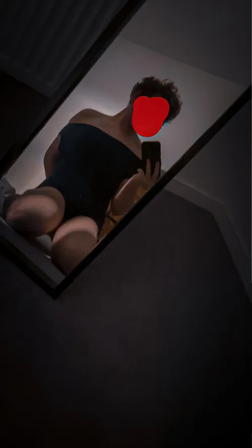 Posing for Daddy xxx