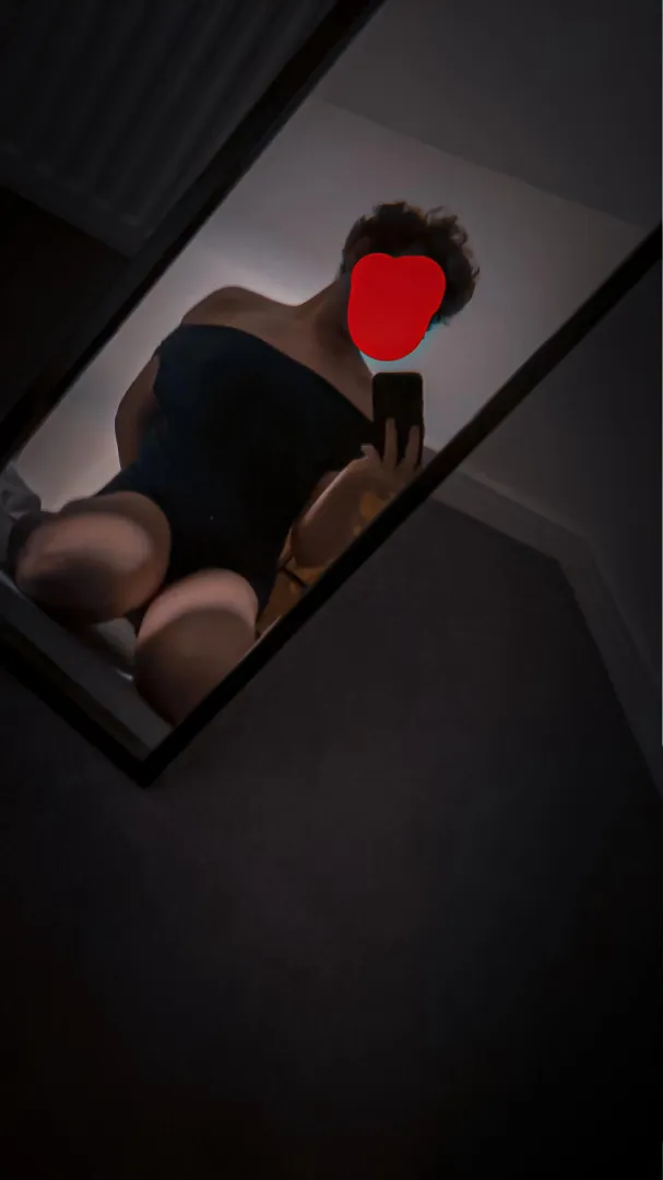 Posing for Daddy xxx