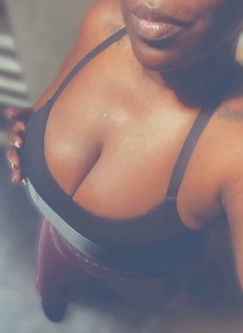 Post workout selfies is all the trigger you need to fold for me completely ‍↕️