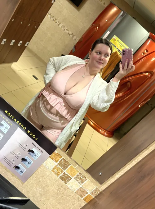 Pregnancy gave me an insane rack ngl