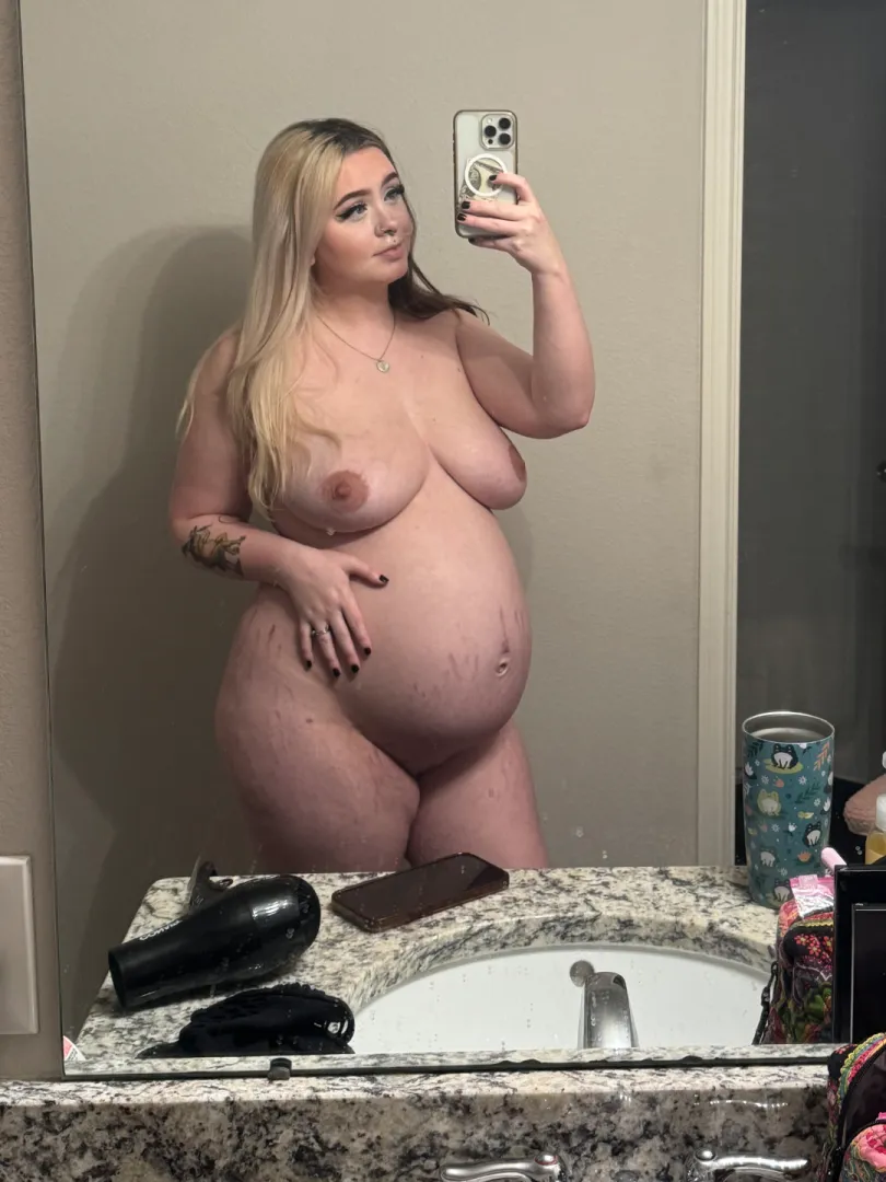 Pregnant moms are huge sluts