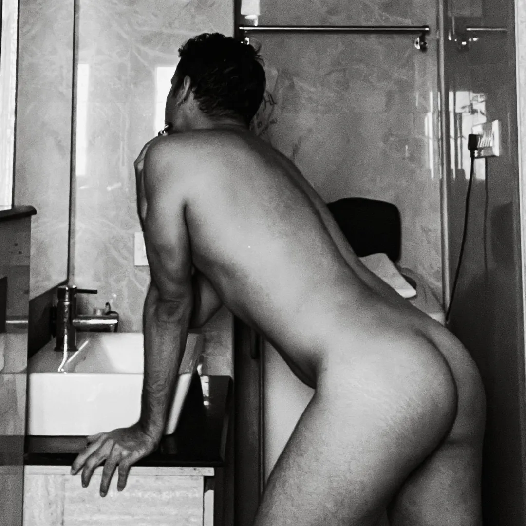 Prep before stepping under the shower ‍♂️